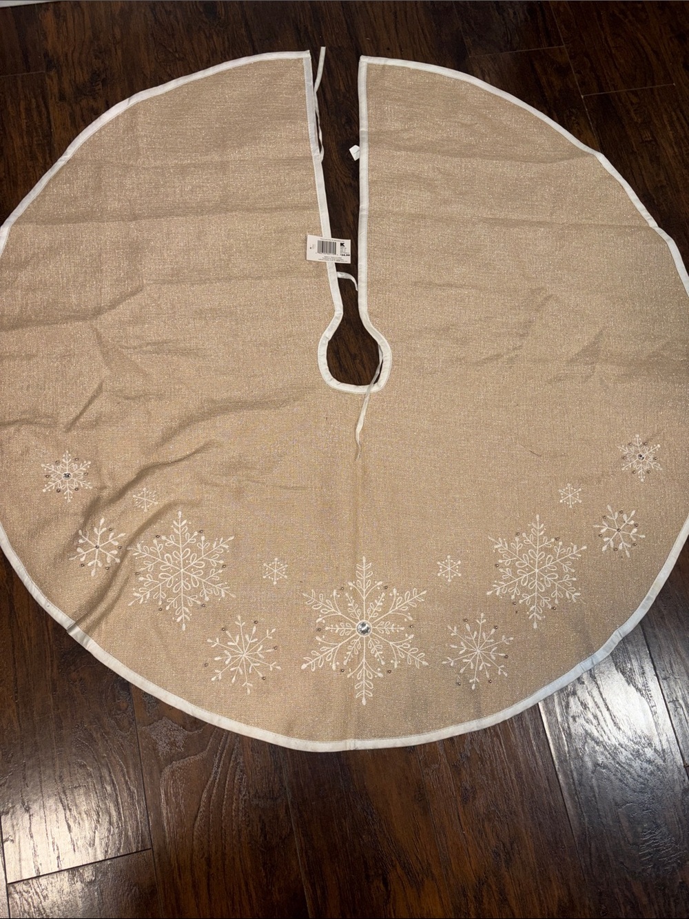 Christmas Beige Snowflake Tree Skirt with White Trim